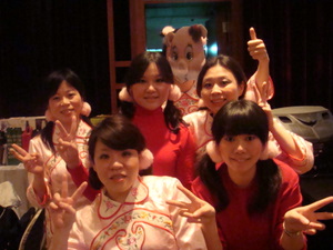 妖嬌美麗&熱情洋溢之美女醒獅團