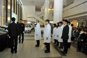 醫學院院長致意