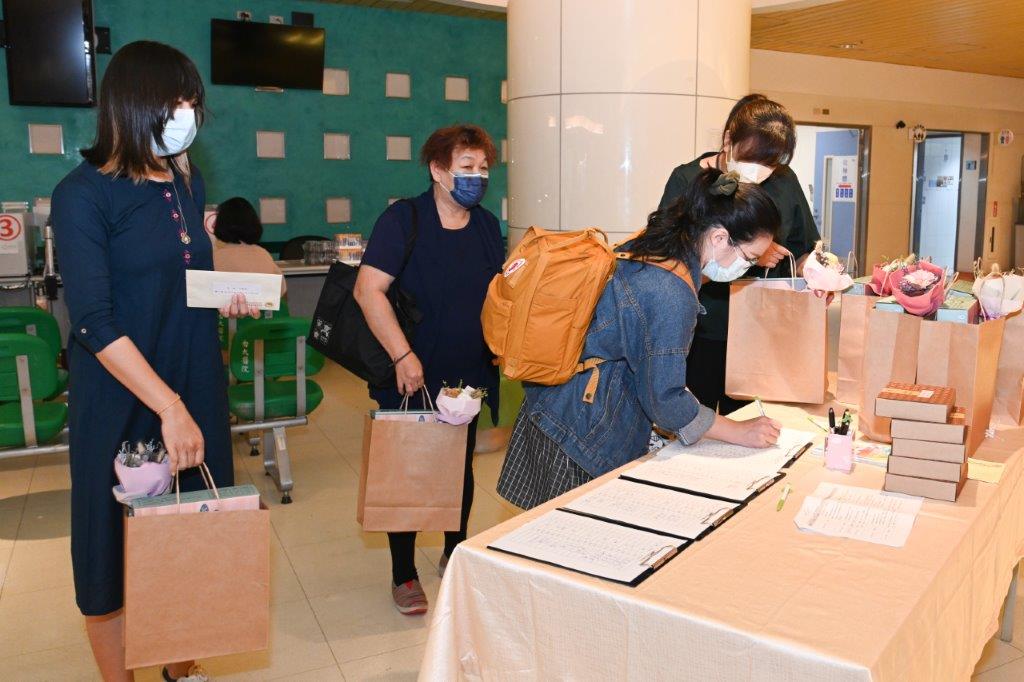 與愛同行感恩音樂會捐贈家屬報到