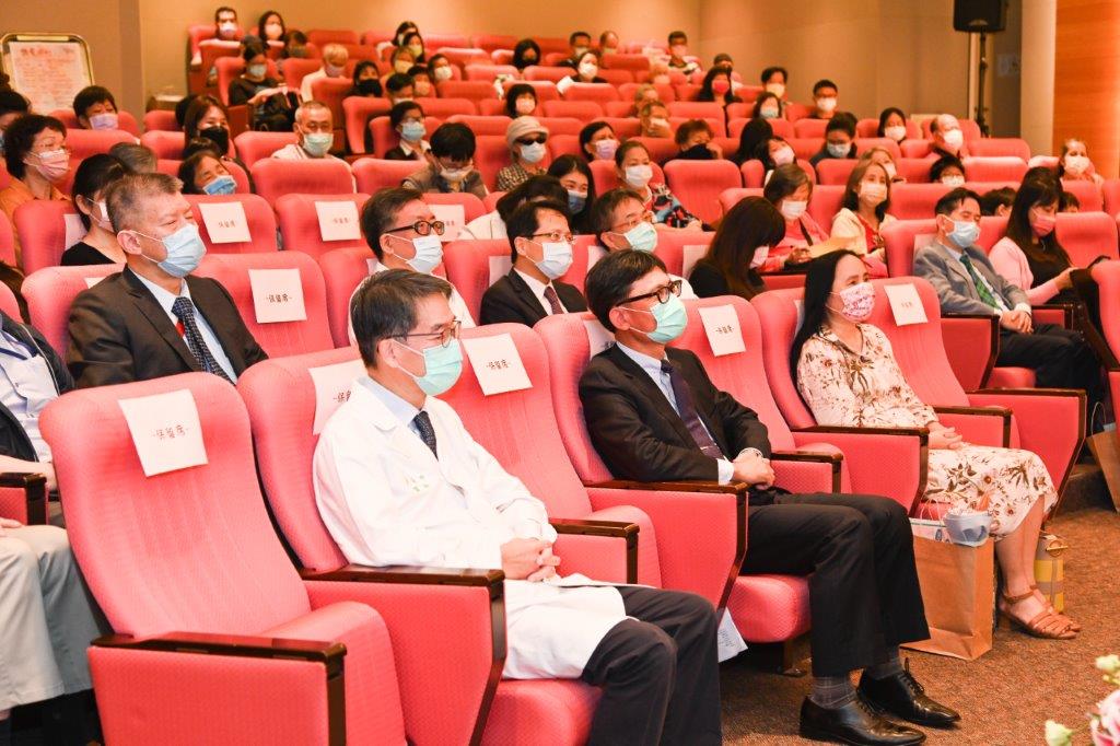 與愛同行感恩音樂會表演聆聽嘉賓演唱