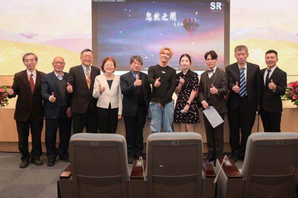 長官與表演嘉賓合照